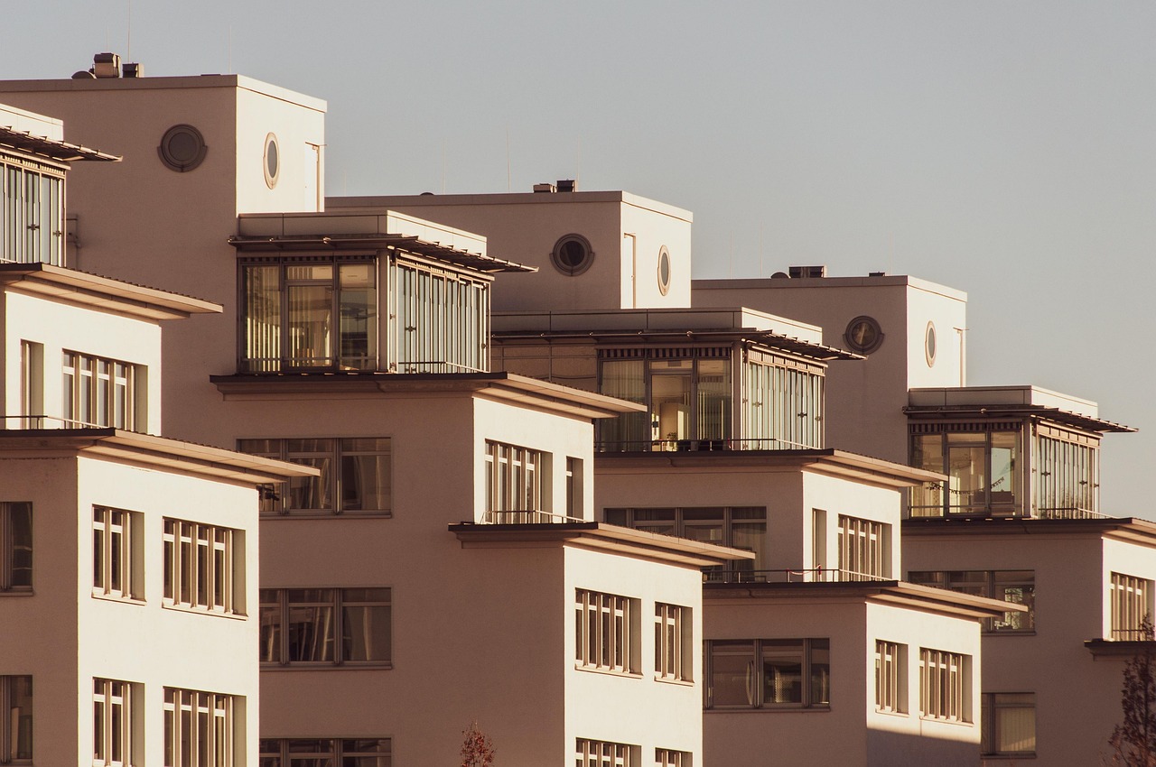 entdecken sie die aktuellen immobilienpreise in deutschland. erfahren sie, wie sich der markt entwickelt und welche faktoren die preisgestaltung beeinflussen. informieren sie sich über die besten investitionsmöglichkeiten und trends im immobiliensektor.
